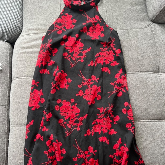 Multiple dresses - Picture 8 of 12